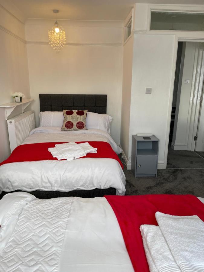 Apartment H &p