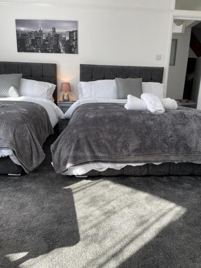 H &p Apartment *
