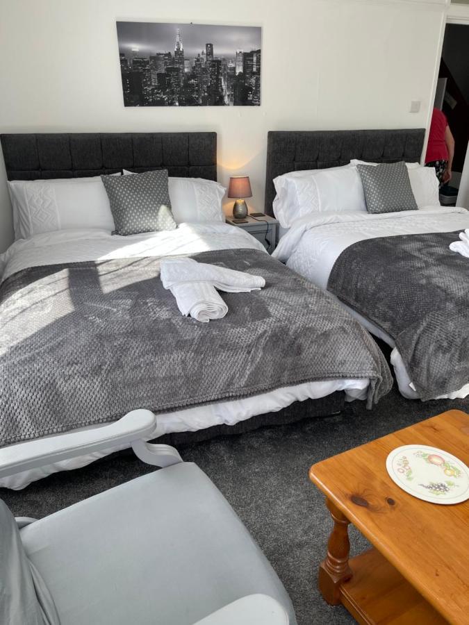 H &p Apartment *